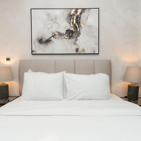 Luxury 2Br Downtown Apt With Burj Khalifa Views Dubai Exteriör bild