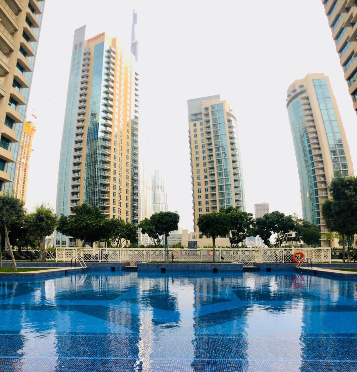 Luxury 2Br Downtown Apt With Burj Khalifa Views Dubai Exteriör bild