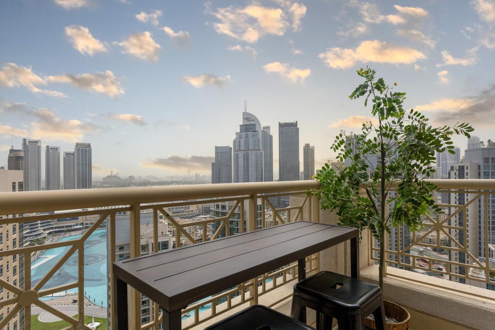 Luxury 2Br Downtown Apt With Burj Khalifa Views Dubai Exteriör bild