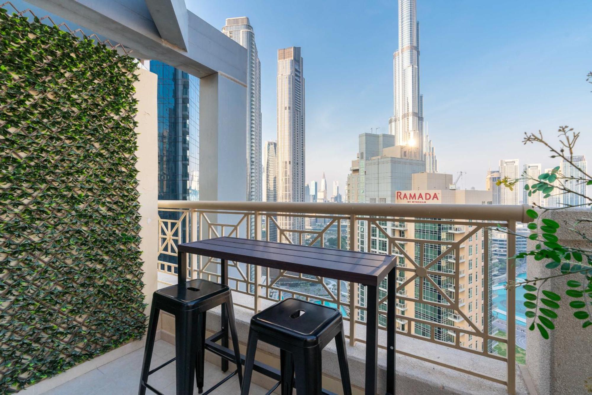 Luxury 2Br Downtown Apt With Burj Khalifa Views Dubai Exteriör bild