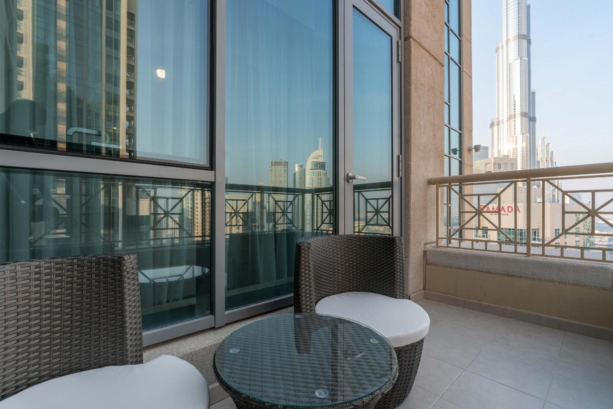 Luxury 2Br Downtown Apt With Burj Khalifa Views Dubai Exteriör bild