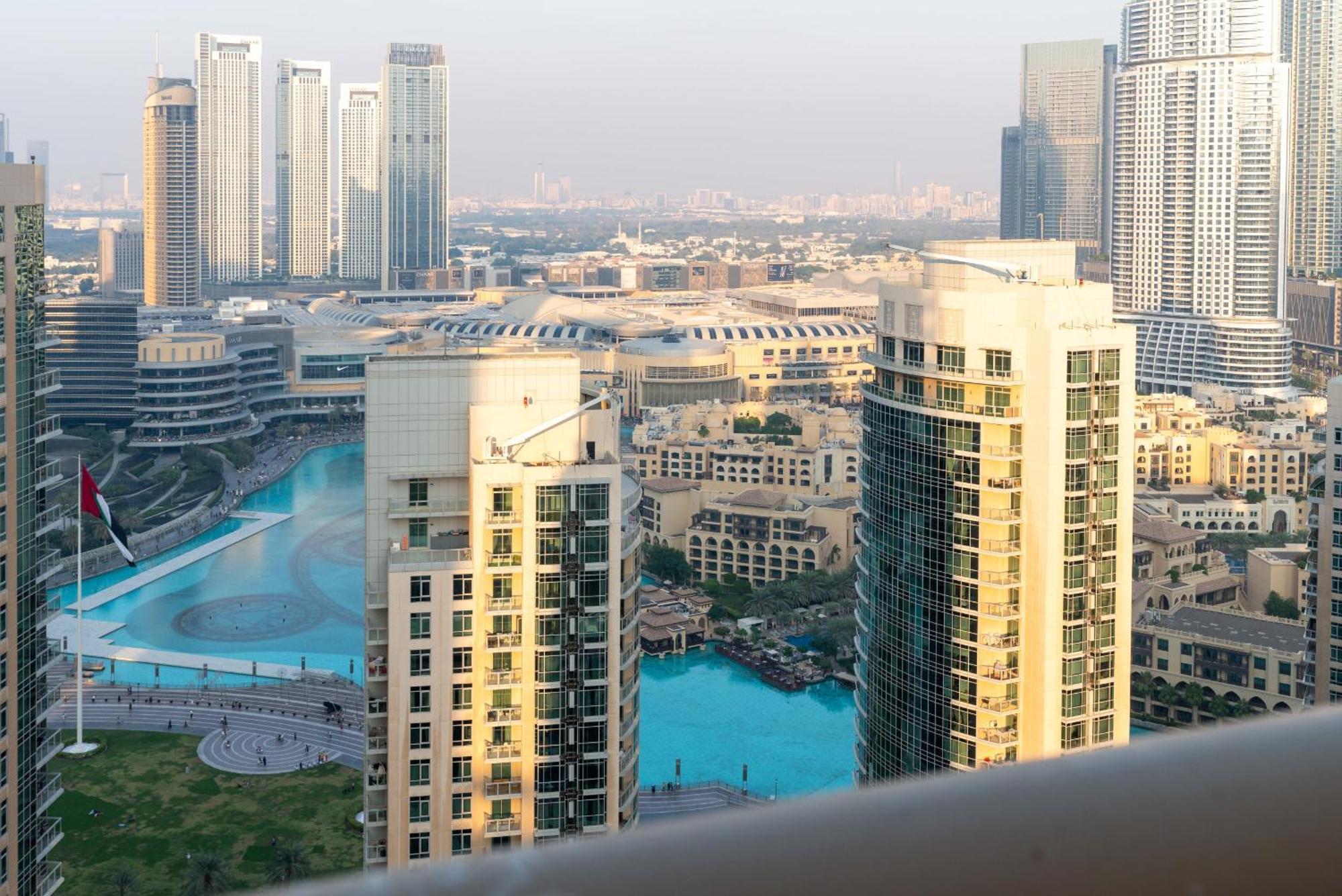 Luxury 2Br Downtown Apt With Burj Khalifa Views Dubai Exteriör bild