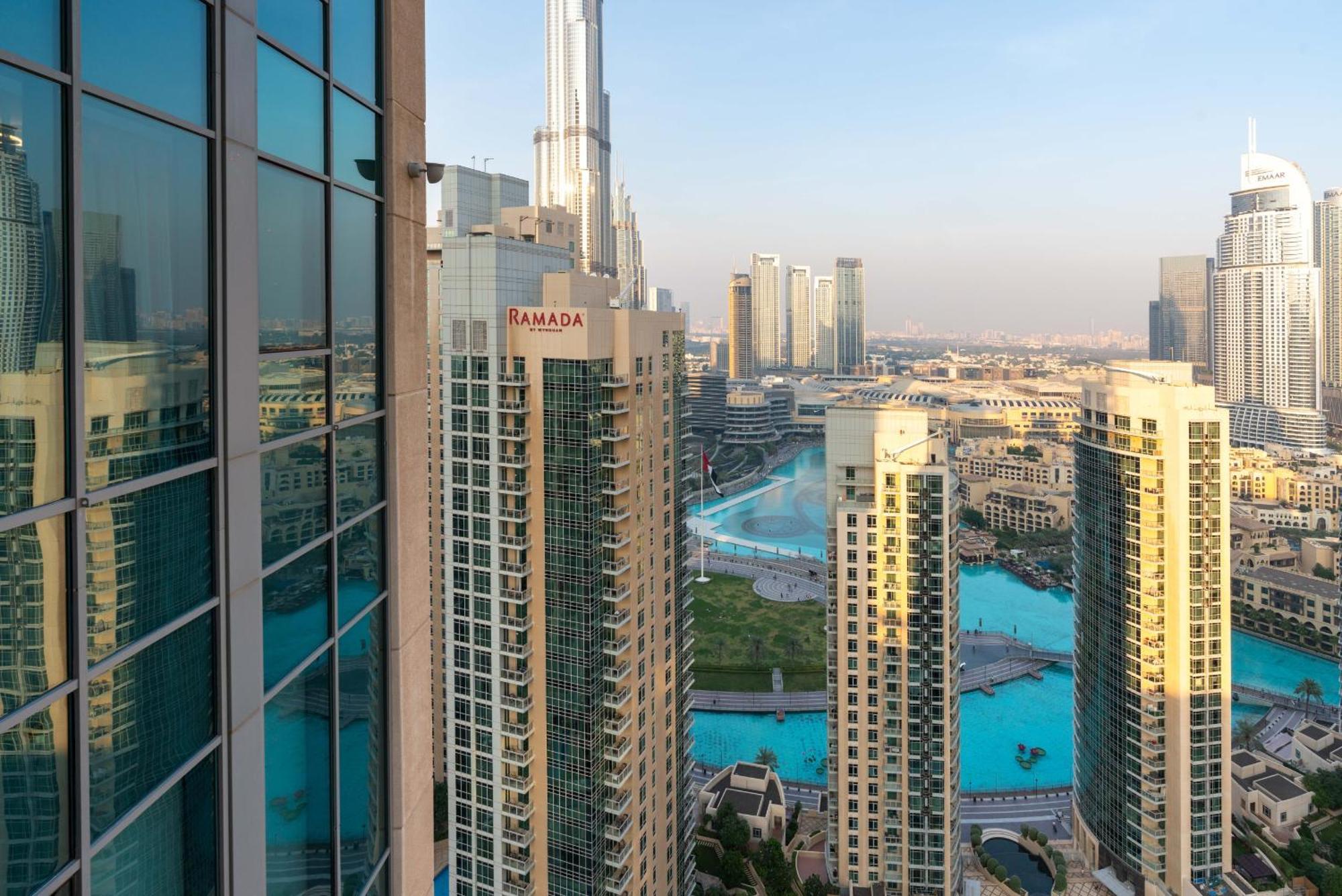 Luxury 2Br Downtown Apt With Burj Khalifa Views Dubai Exteriör bild